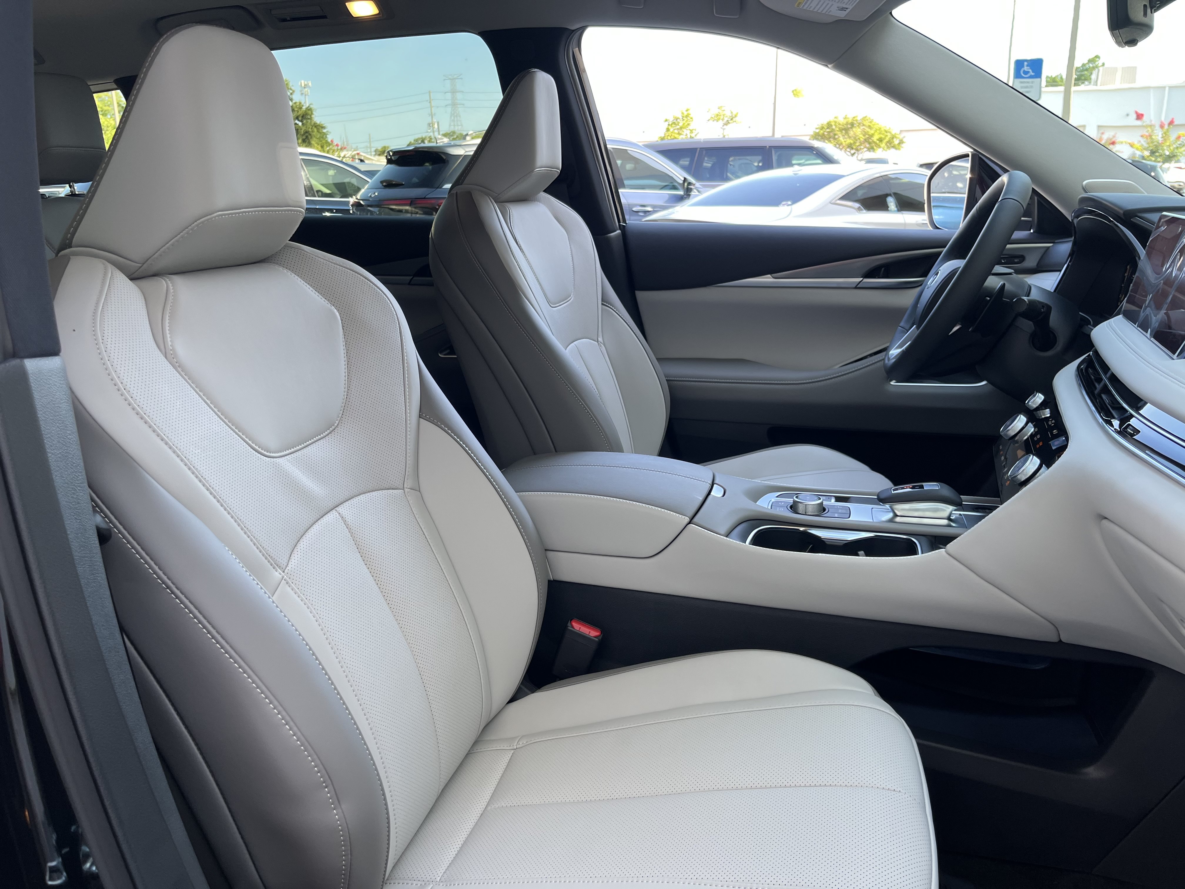 New 2027 INFINITI QX60 Luxe w/ Cargo Package FWD image 22
