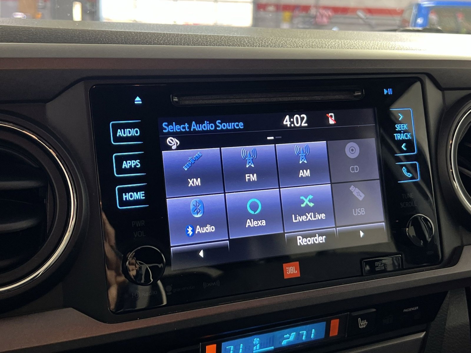 Used 2017 Toyota Tacoma TRD Sport image 18