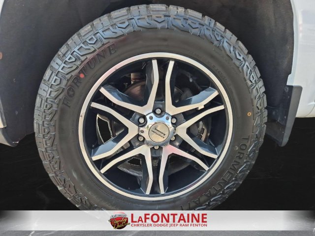 Used 2019 Chevrolet Silverado 1500 LT w/ All-Star Edition AWD/4WD image 31