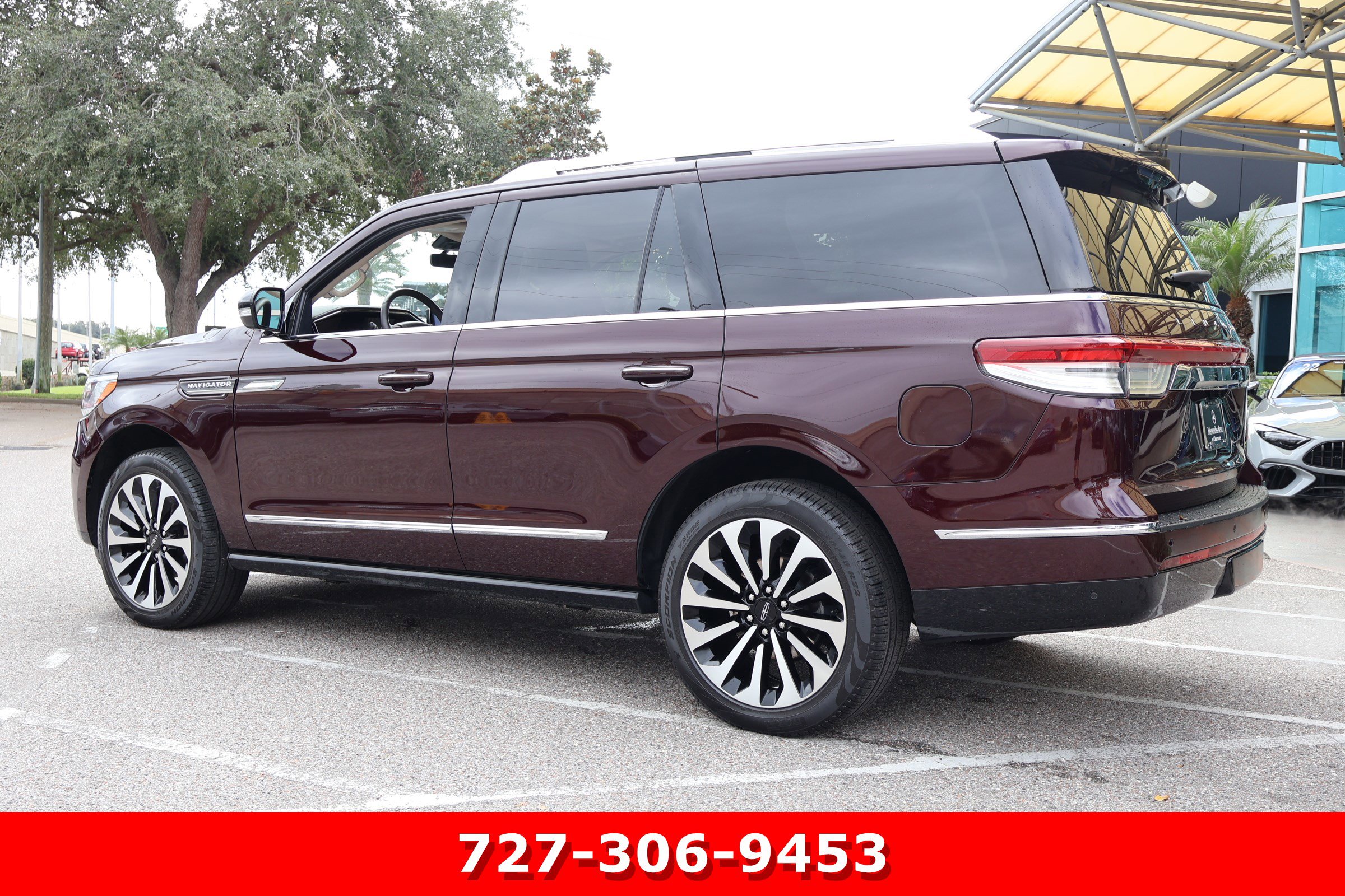 Used 2024 Lincoln Navigator Reserve image 7