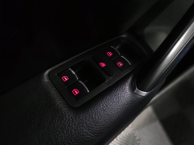 Used 2017 Volkswagen Passat 1.8T R-Line image 28