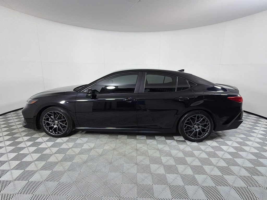Used 2025 Toyota Camry SE w/ Convenience Package FWD image 8