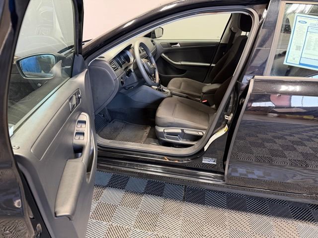 Used 2015 Volkswagen Jetta S image 13