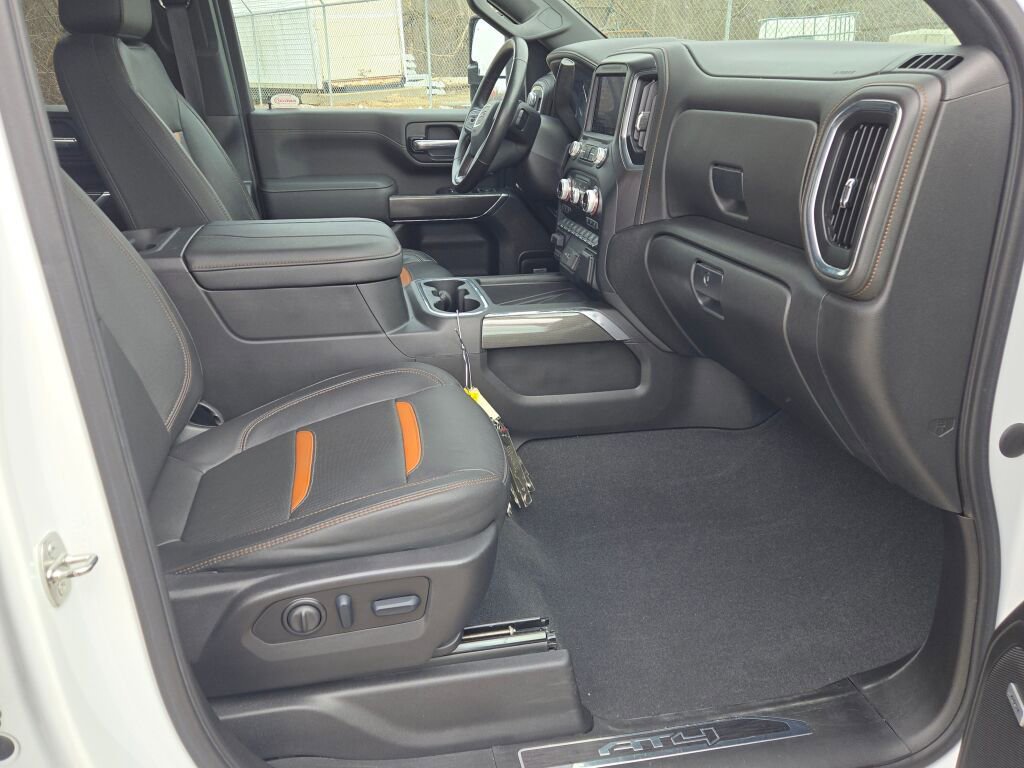 Used 2023 GMC Sierra 3500 AT4 w/ AT4 Preferred Package AWD/4WD image 6
