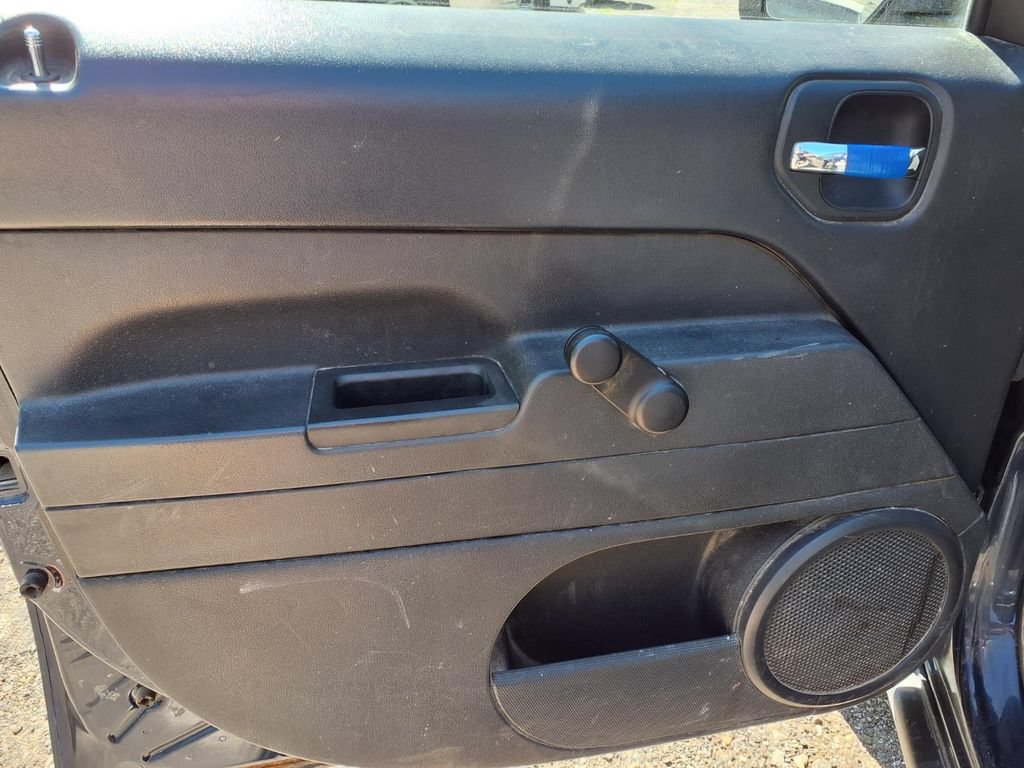 Used 2014 Jeep Patriot Sport AWD/4WD image 12