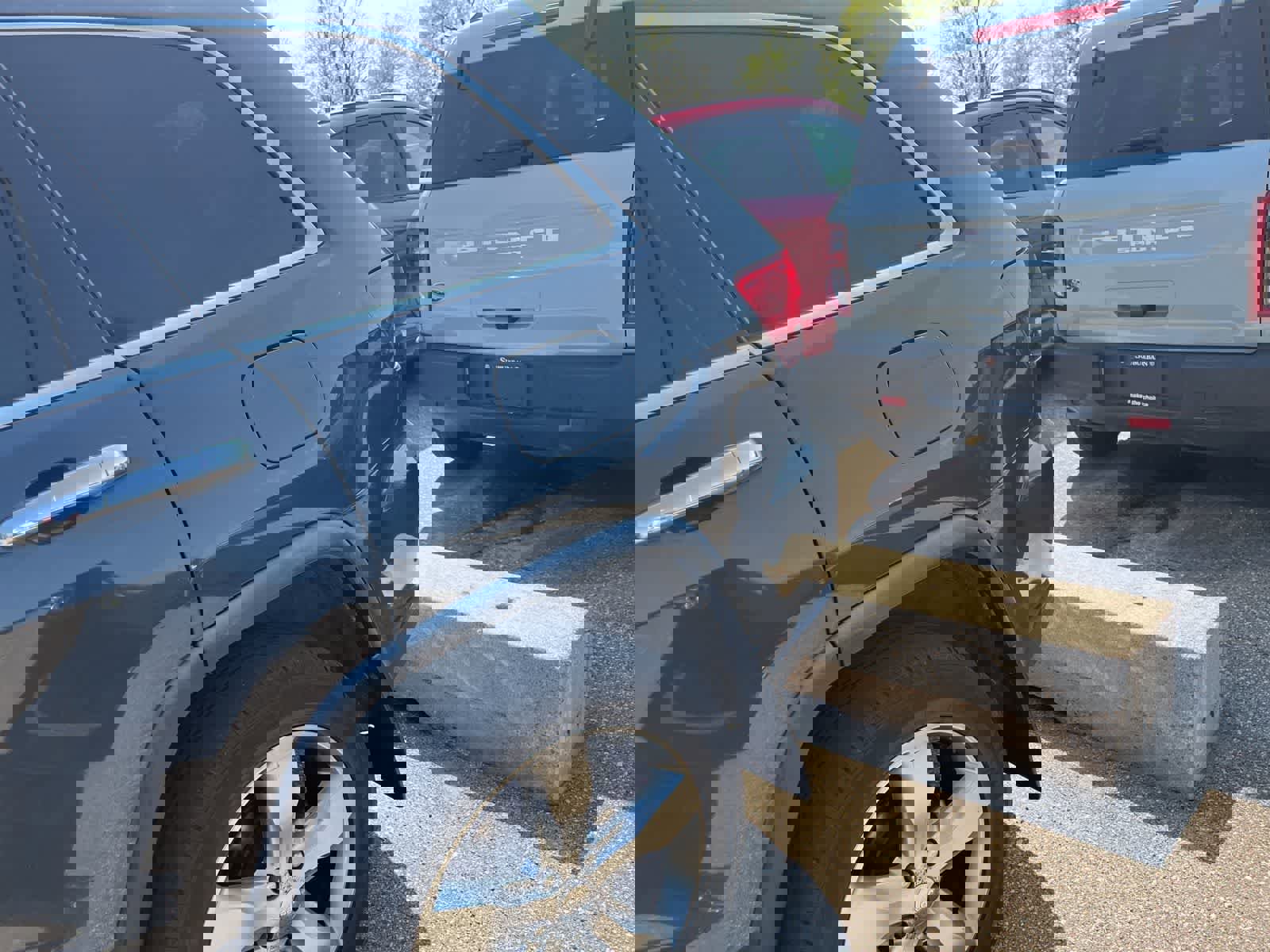 Used 2011 Jeep Grand Cherokee Limited w/ Luxury Group II image 10