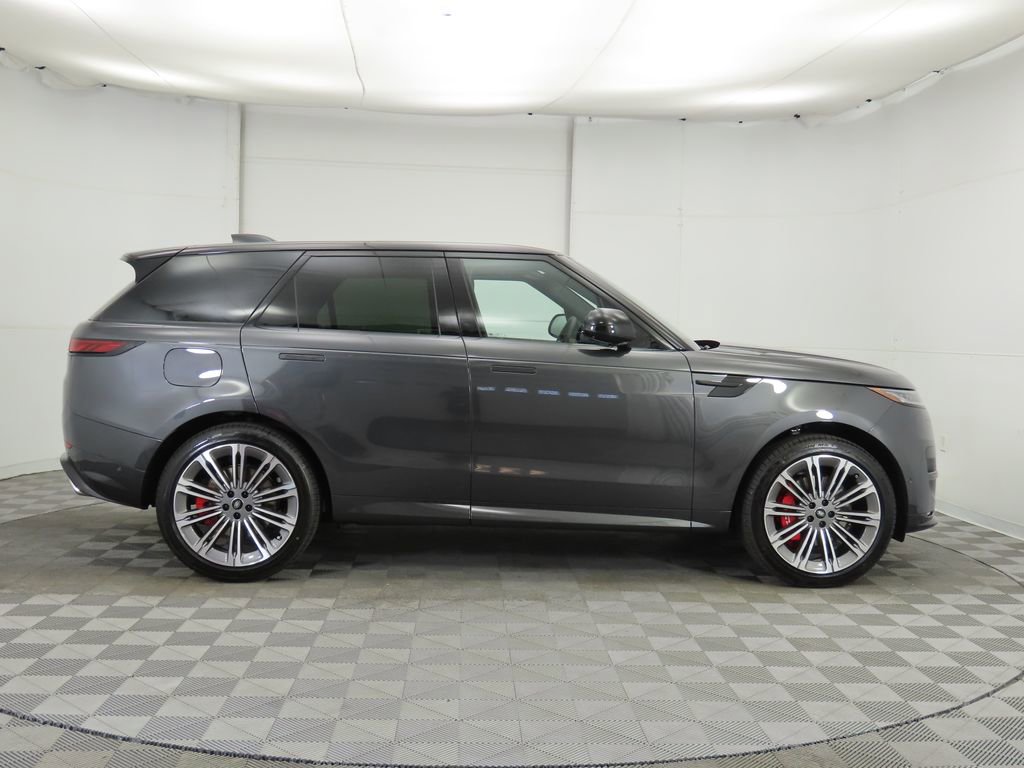New 2025 Land Rover Range Rover Sport Dynamic SE image 4