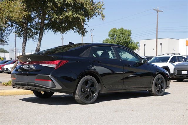 Used 2026 Hyundai Elantra Sport image 5