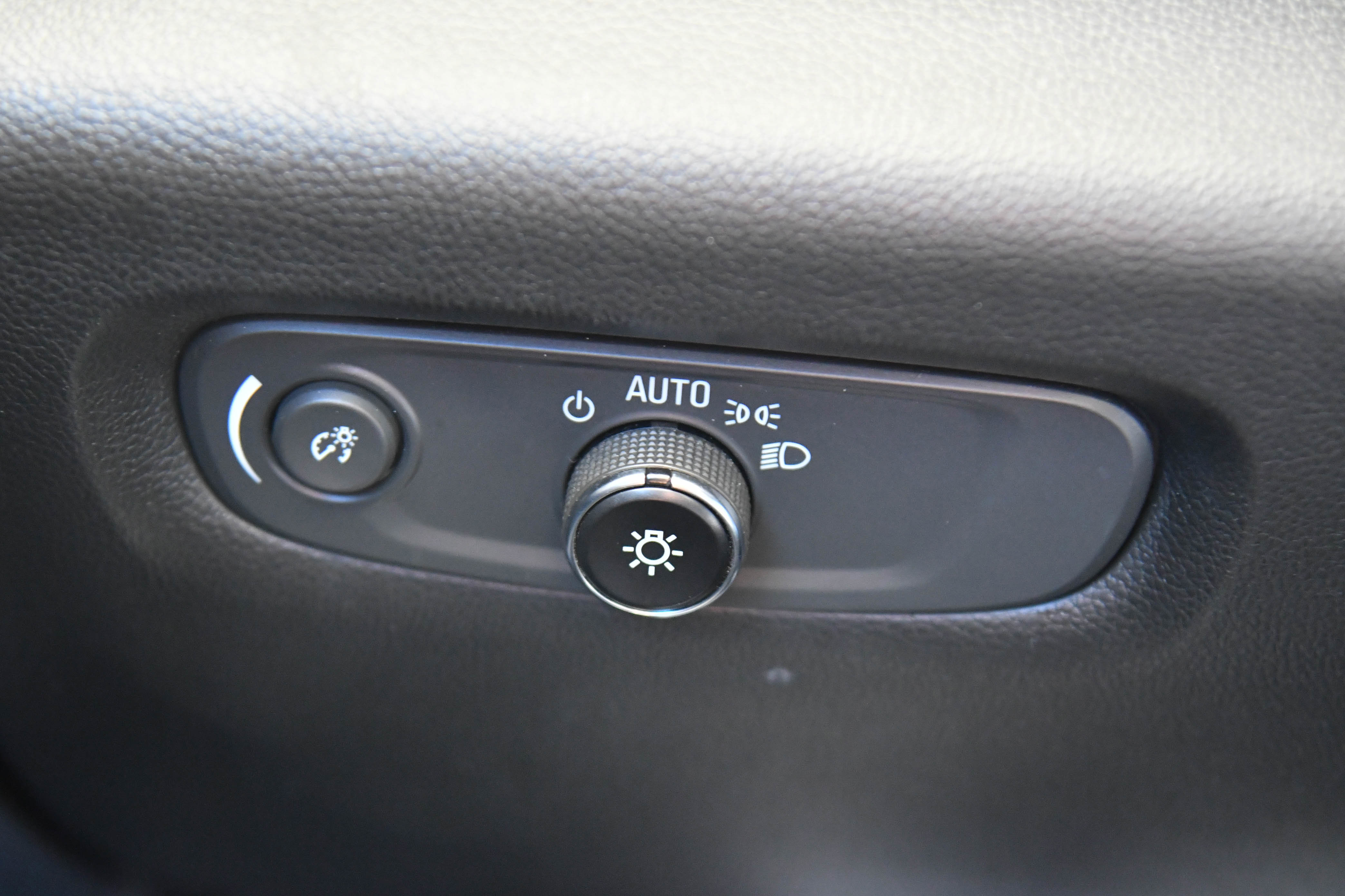 Used 2022 Chevrolet Traverse LT image 31