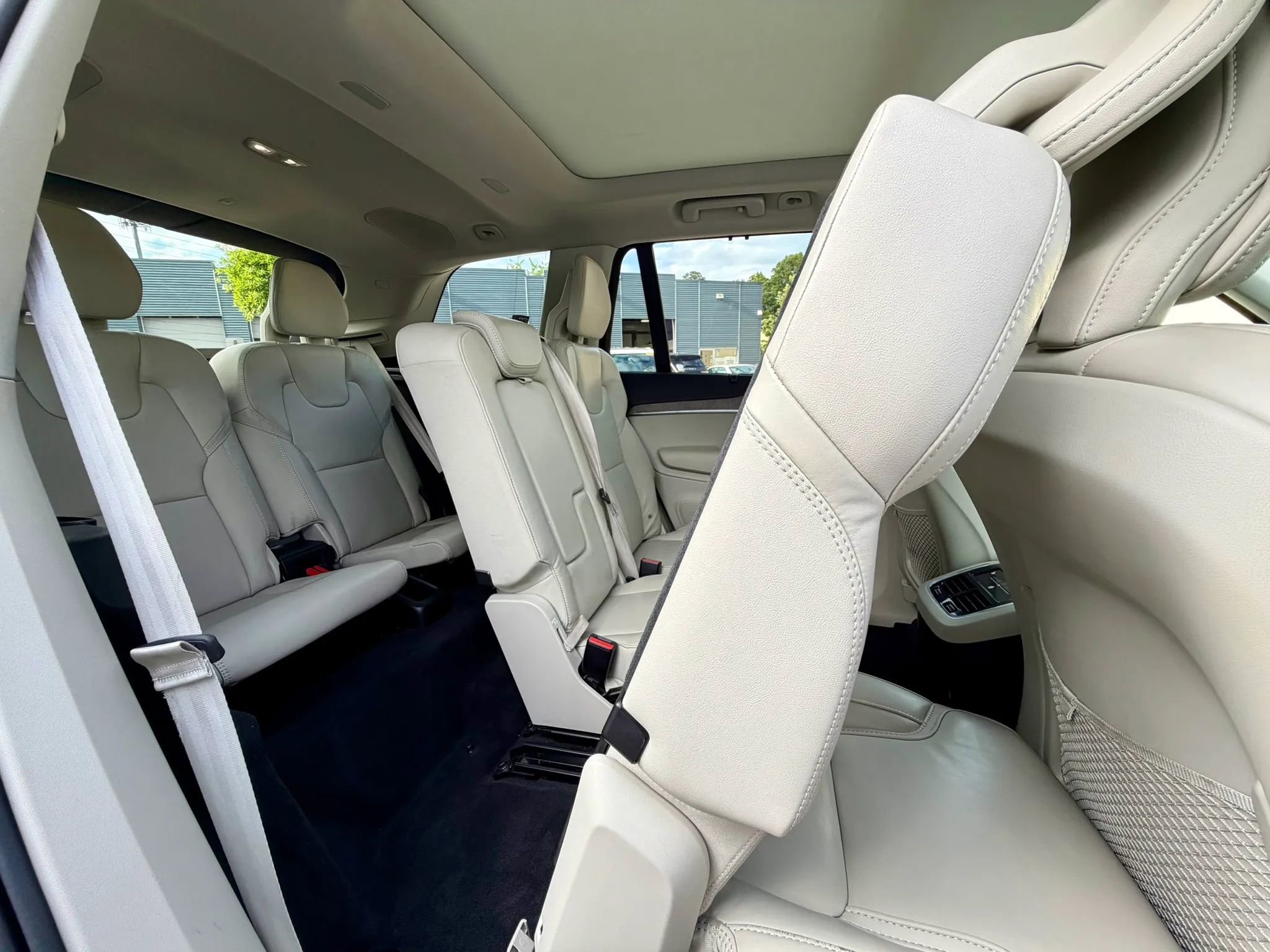 Used 2023 Volvo XC90 B6 Ultimate AWD/4WD image 39