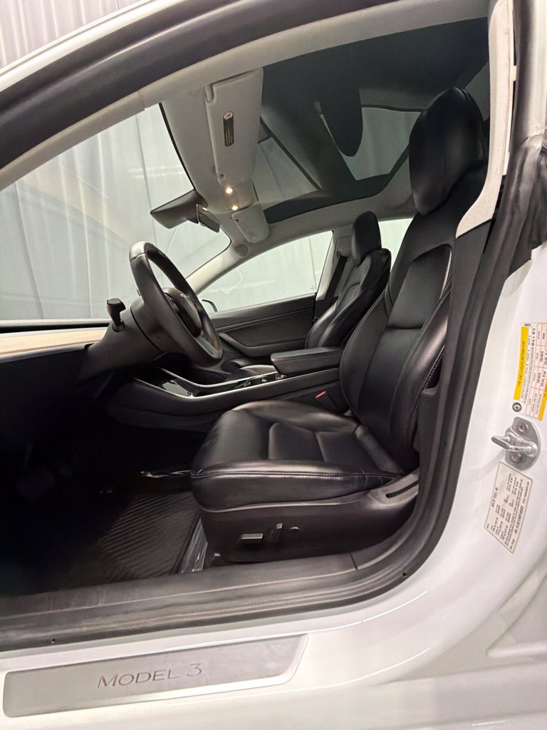 Used 2019 Tesla Model 3 Standard Range RWD image 15