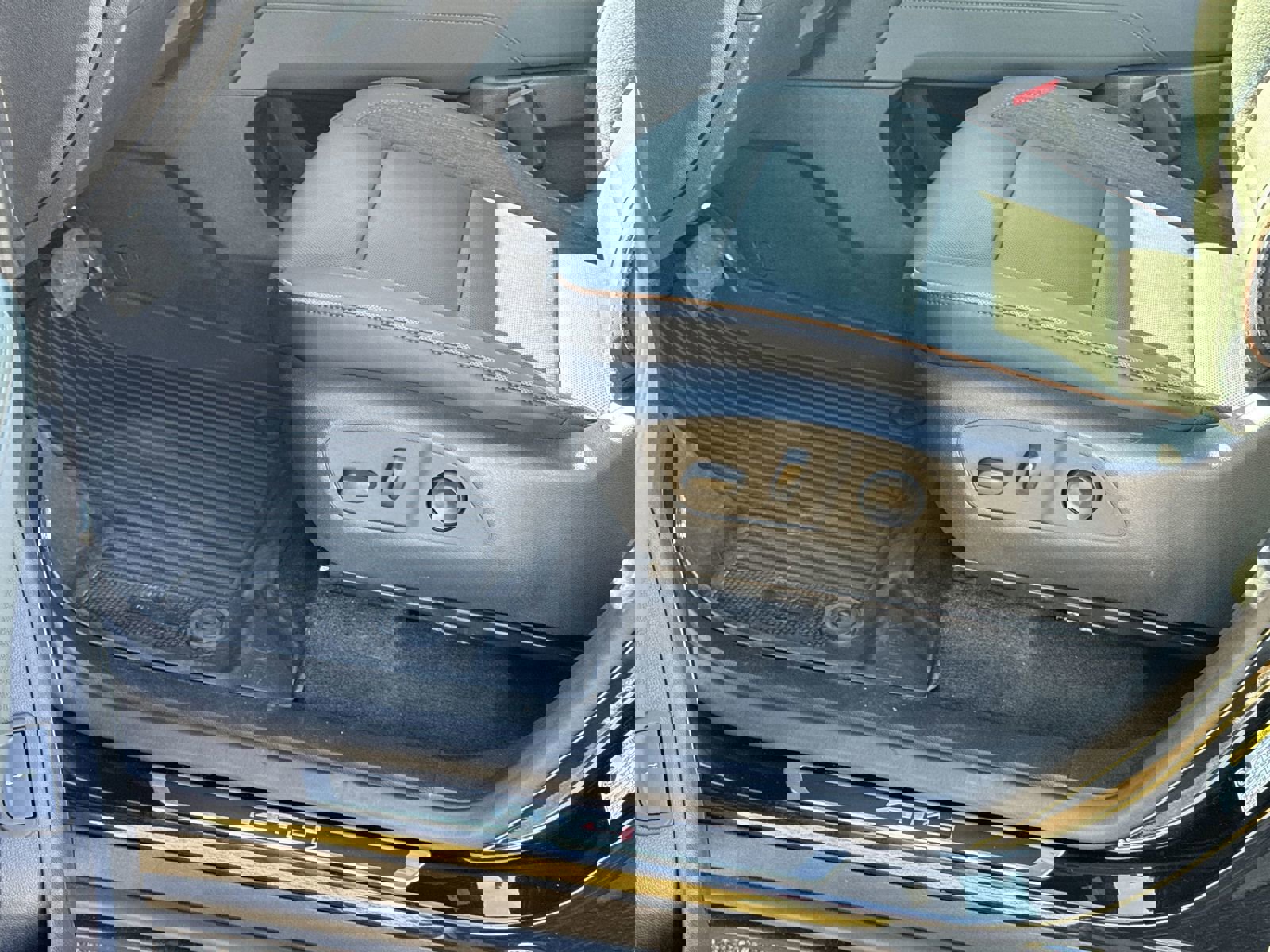 Used 2026 GMC Acadia AT4 w/ Super Cruise Package image 17