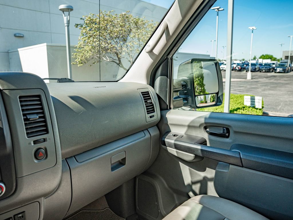 Used 2016 Nissan NV 3500 SL RWD image 27