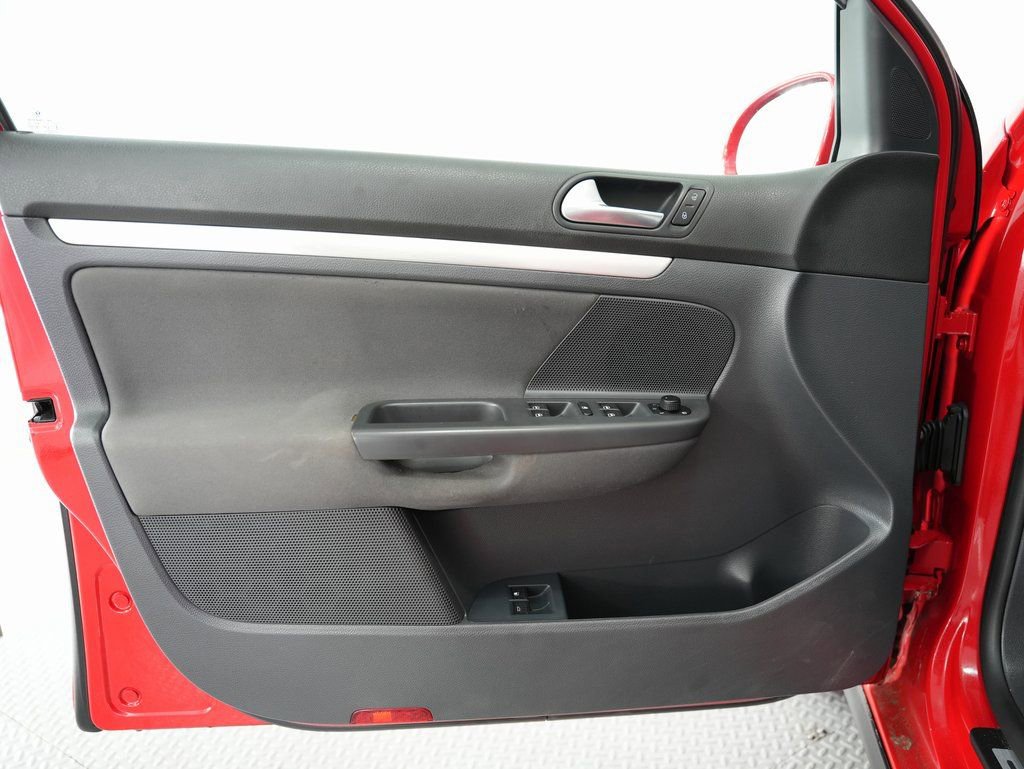 Used 2009 Volkswagen GTI 4-Door image 36