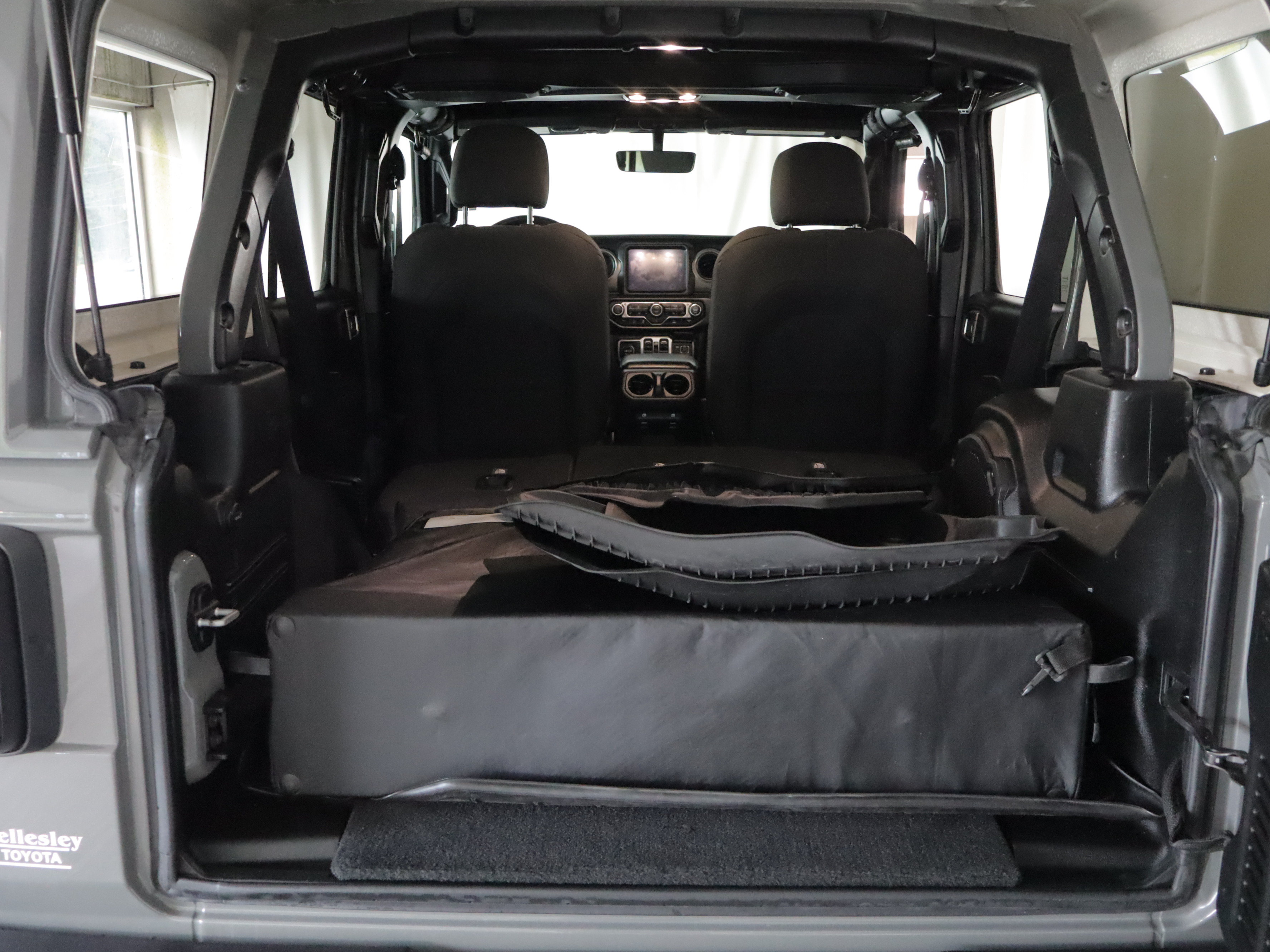 Used 2022 Jeep Wrangler Unlimited Sport AWD/4WD image 23