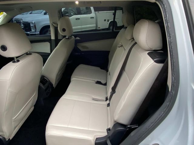 Used 2018 Volkswagen Tiguan SE w/ Panoramic Sunroof Package image 6