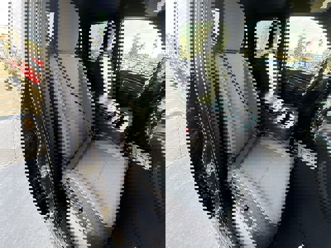 Used 2022 RAM 2500 Big Horn w/ Cold Weather Group image 25