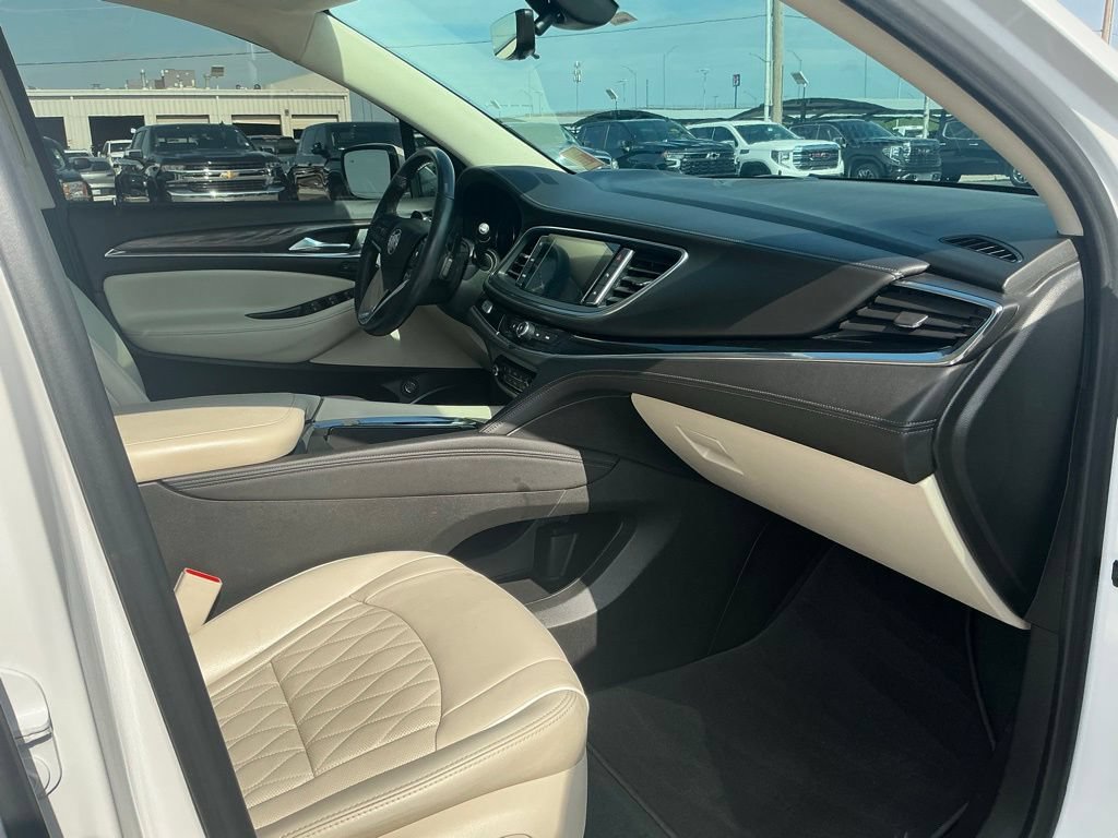 Used 2023 Buick Enclave Avenir w/ Avenir Technology Package AWD/4WD image 25