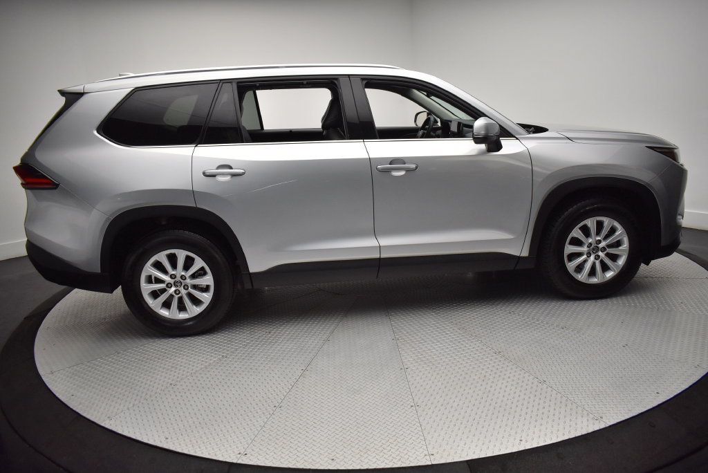 Used 2024 Toyota Grand Highlander AWD image 4
