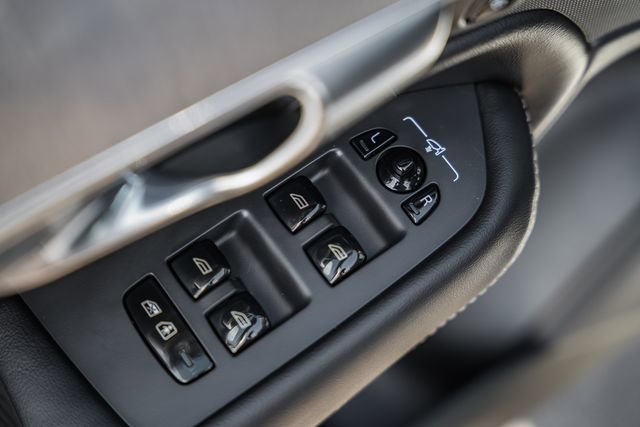 Certified 2023 Volvo XC90 B6 Ultimate w/ Protection Package Premier AWD/4WD image 39