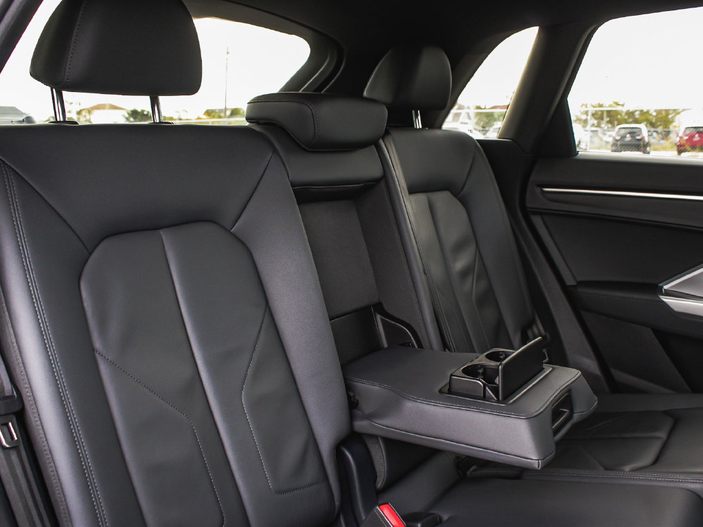 Used 2025 Audi Q3 2.0T Premium AWD/4WD image 40