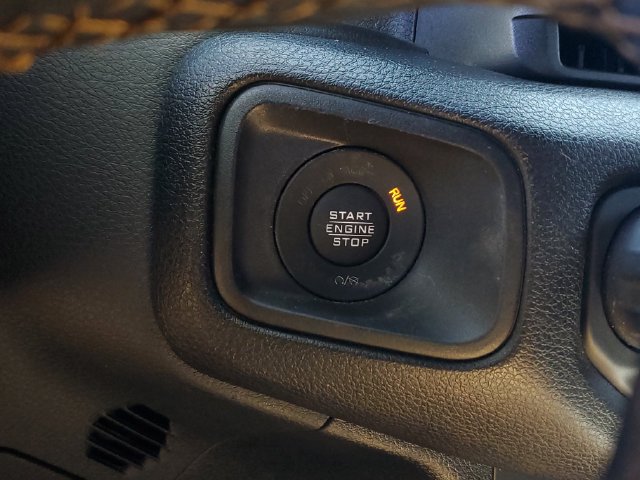Certified 2024 Jeep Wrangler Unlimited w/ Convenience Group AWD/4WD image 31