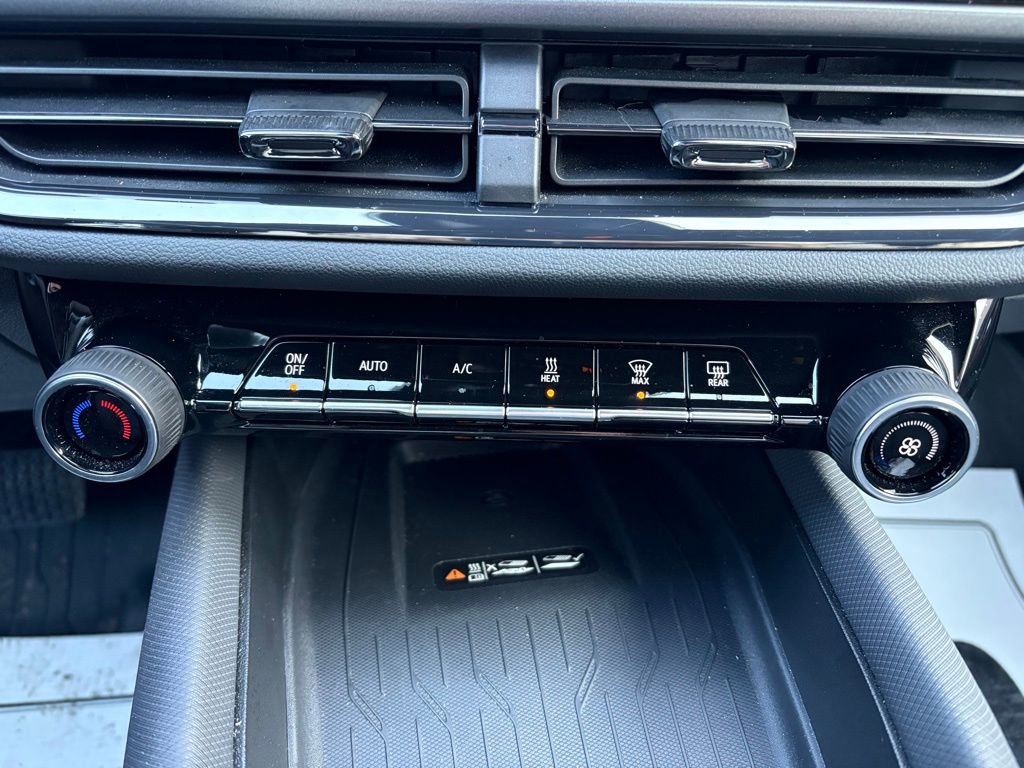 Used 2025 Chevrolet Equinox EV RS image 34