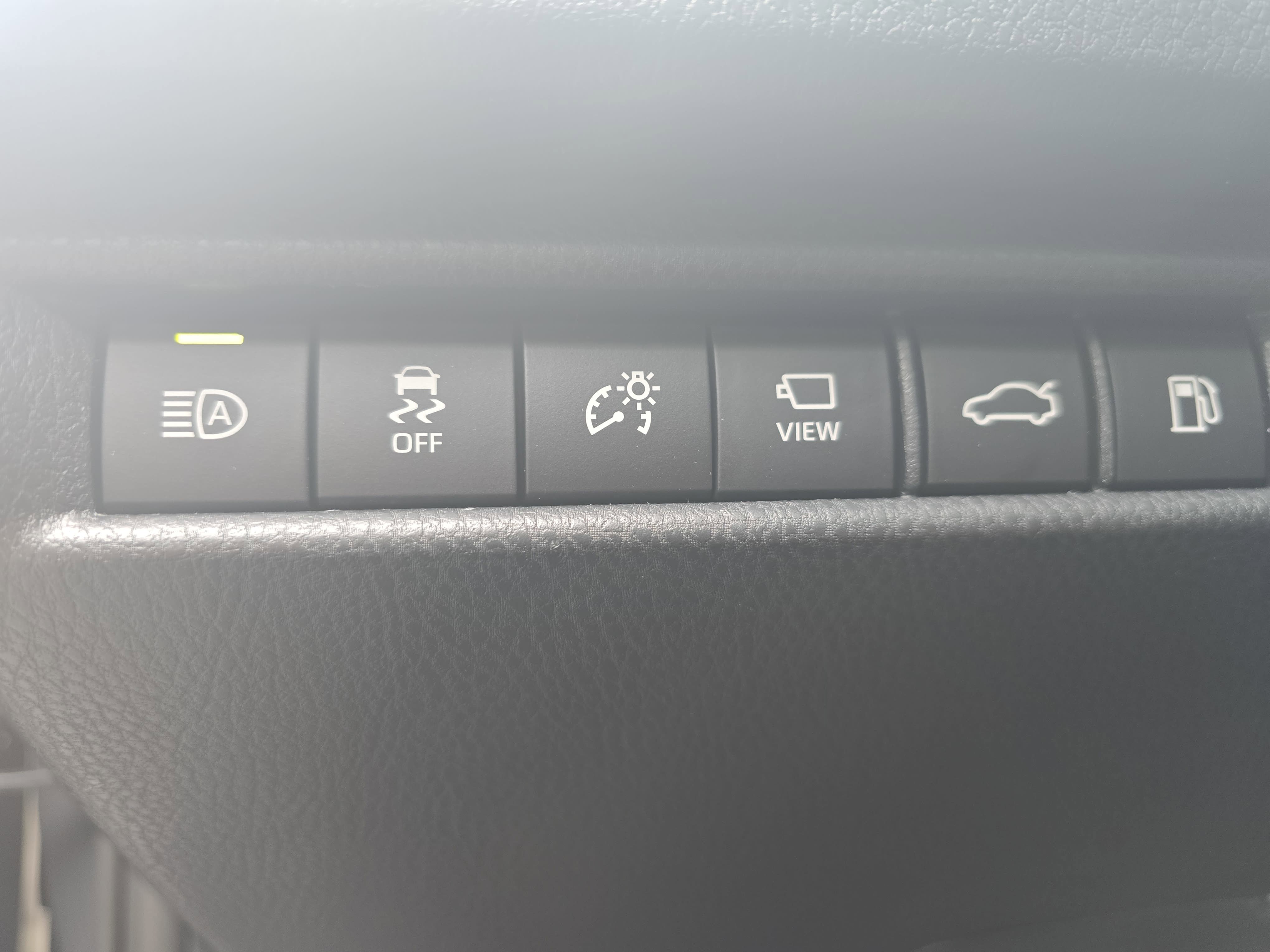 Used 2026 Toyota Camry XLE w/ Premium Plus Package FWD image 26