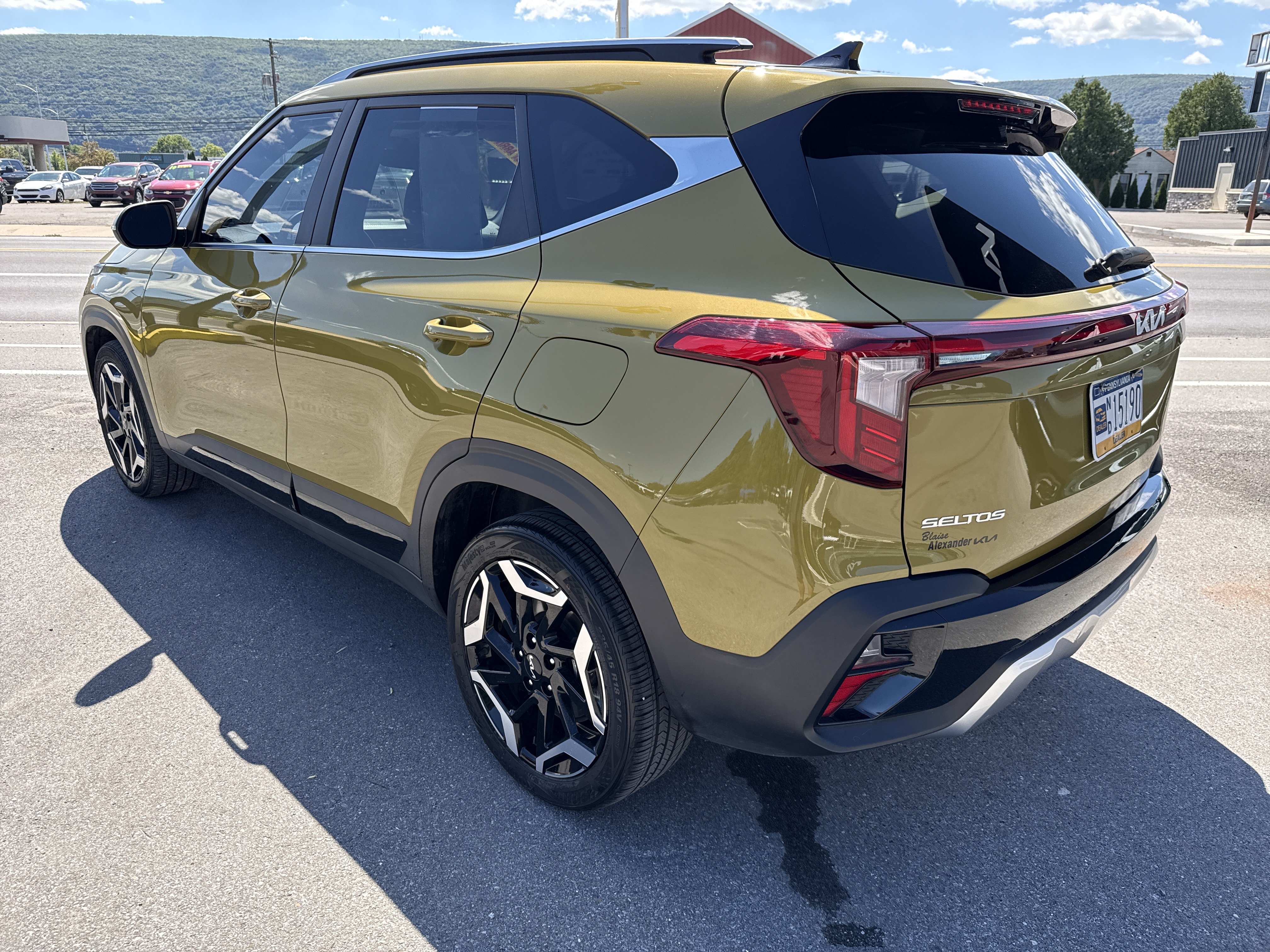 Certified 2024 Kia Seltos SX w/ SX Sunroof Package AWD/4WD image 6
