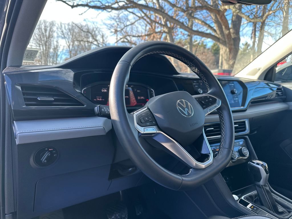 Certified 2023 Volkswagen Taos SEL image 6
