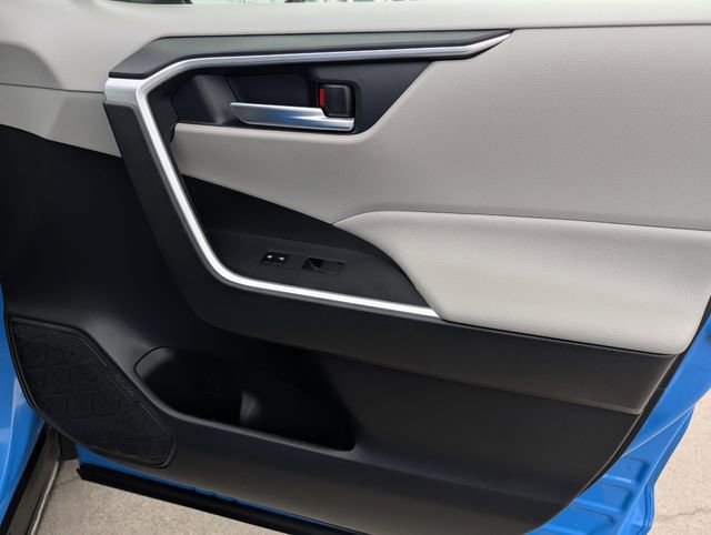 Used 2020 Toyota RAV4 XLE w/ Convenience Package image 34