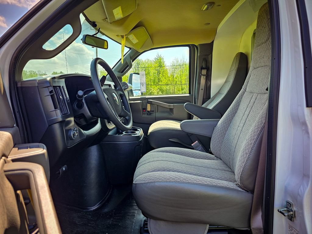New 2026 GMC Savana 3500 w/ Power Convenience Package RWD image 11