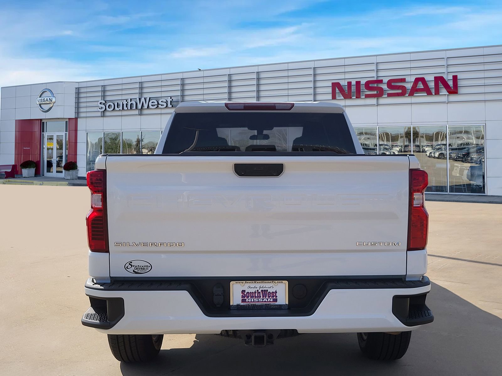 Used 2023 Chevrolet Silverado 1500 Custom image 7
