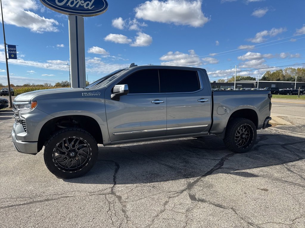 Used 2024 Chevrolet Silverado 1500 High Country w/ Technology Package image 2