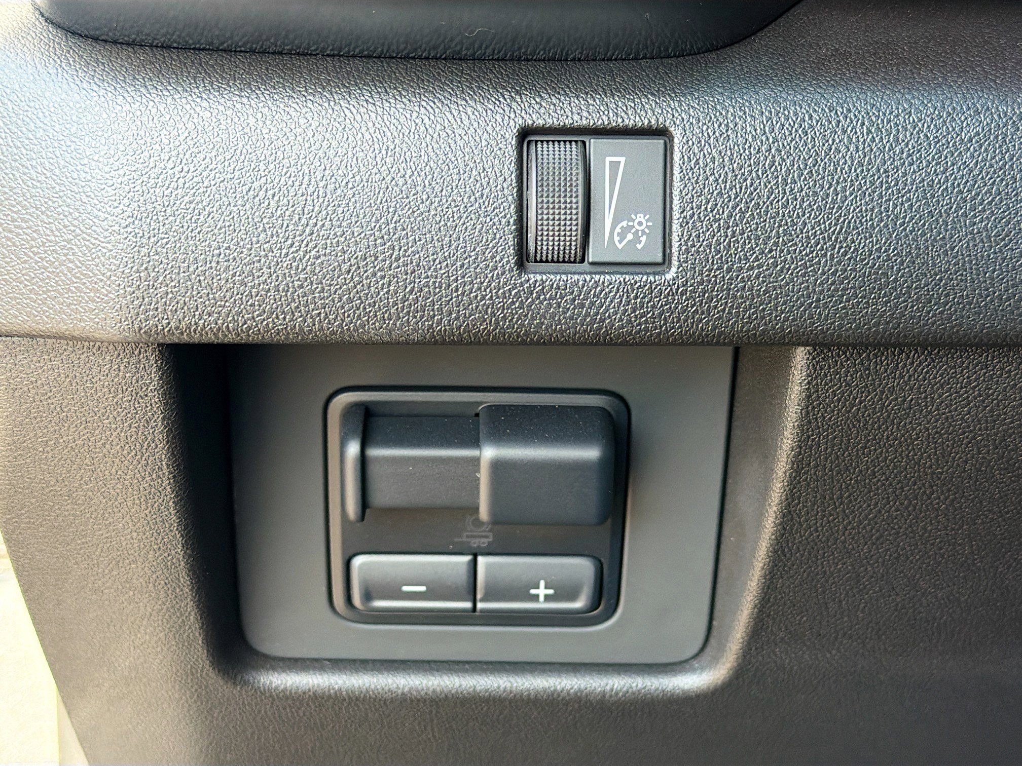 Used 2024 GMC Canyon AT4 w/ AT4 Premium Package image 34