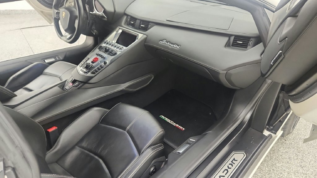 Used 2013 Lamborghini Aventador LP 700-4 AWD/4WD image 28