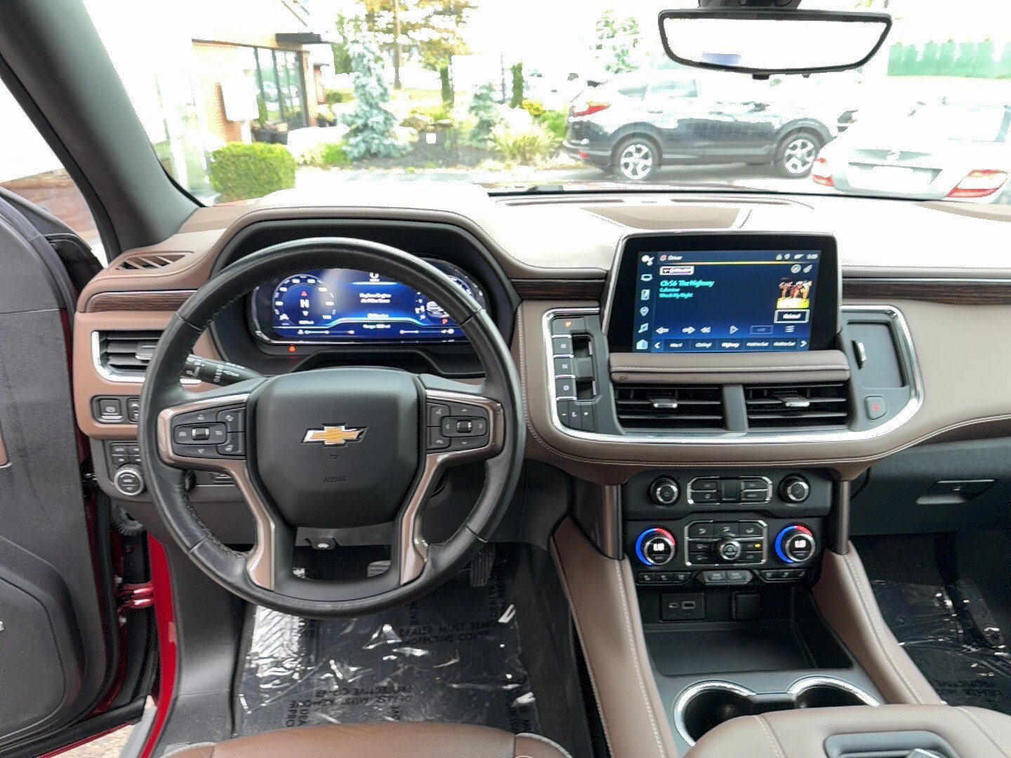 Used 2022 Chevrolet Suburban High Country w/ LPO, Illumination Package AWD/4WD image 8