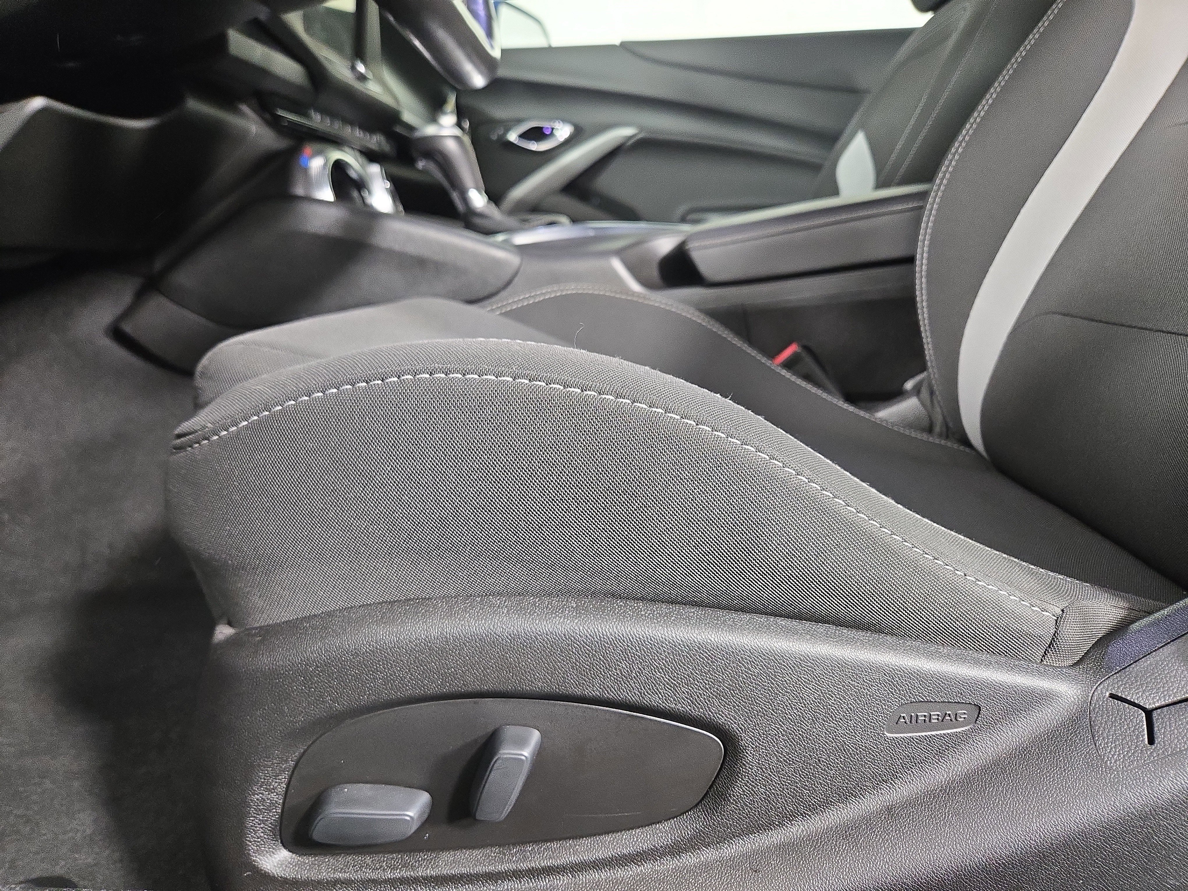 Certified 2019 Chevrolet Camaro LT image 28