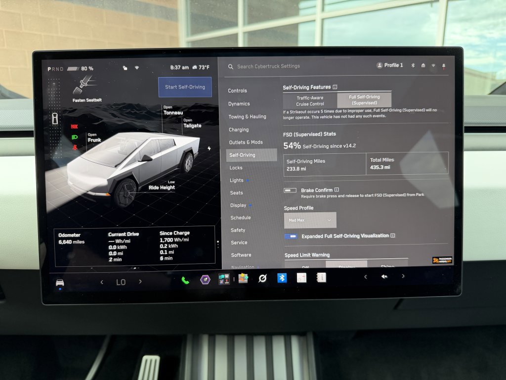 Used 2024 Tesla Cybertruck AWD Crew Cab image 22