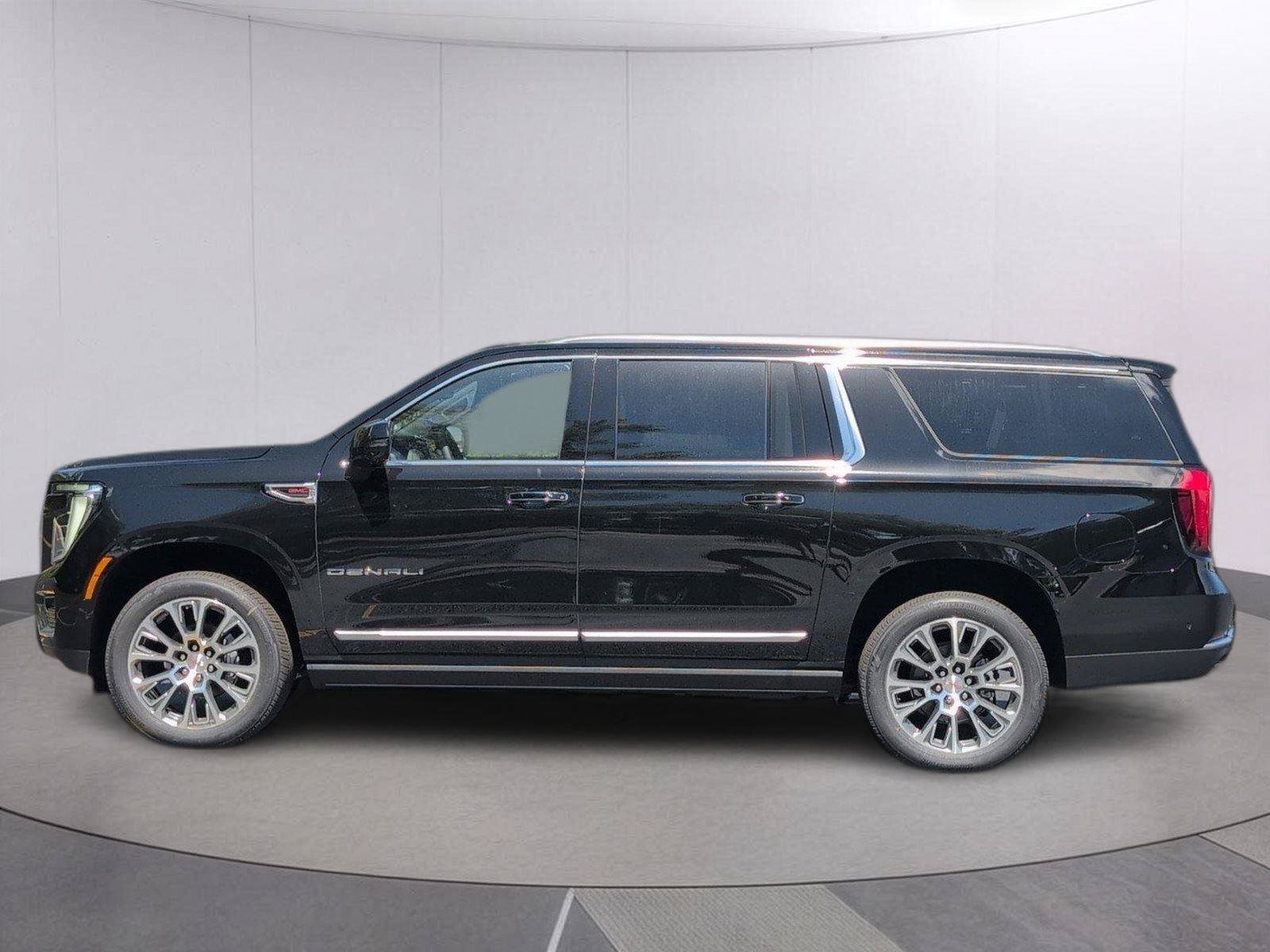 New 2026 GMC Yukon XL Denali w/ Denali Reserve Package AWD/4WD image 2