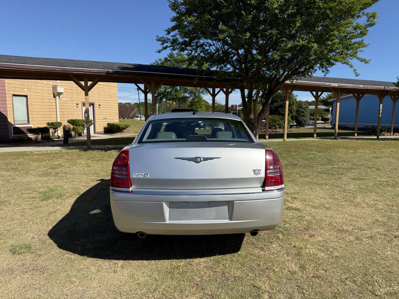 Used 2005 Chrysler 300 C RWD image 5