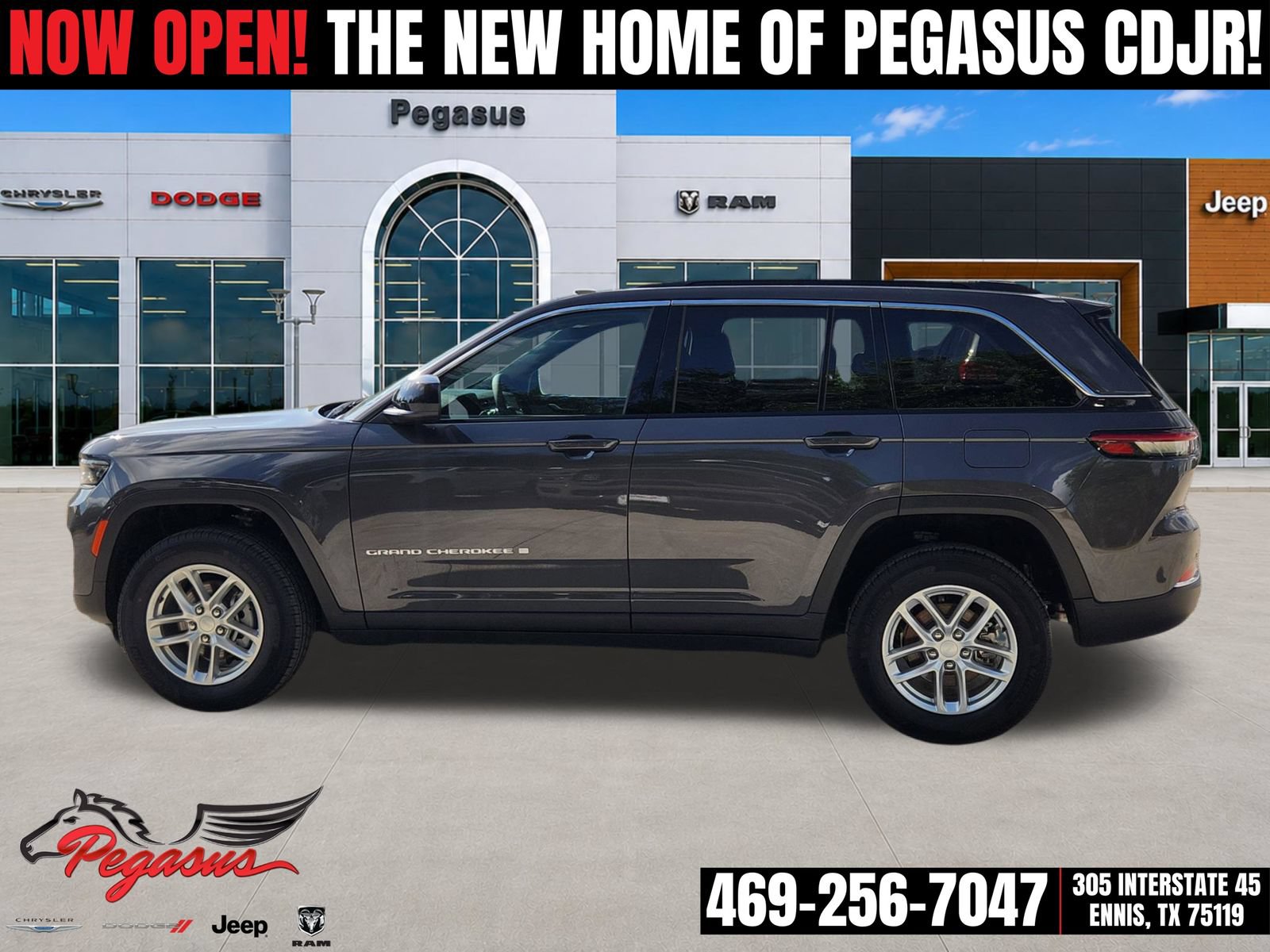 New 2026 Jeep Grand Cherokee Laredo RWD image 3