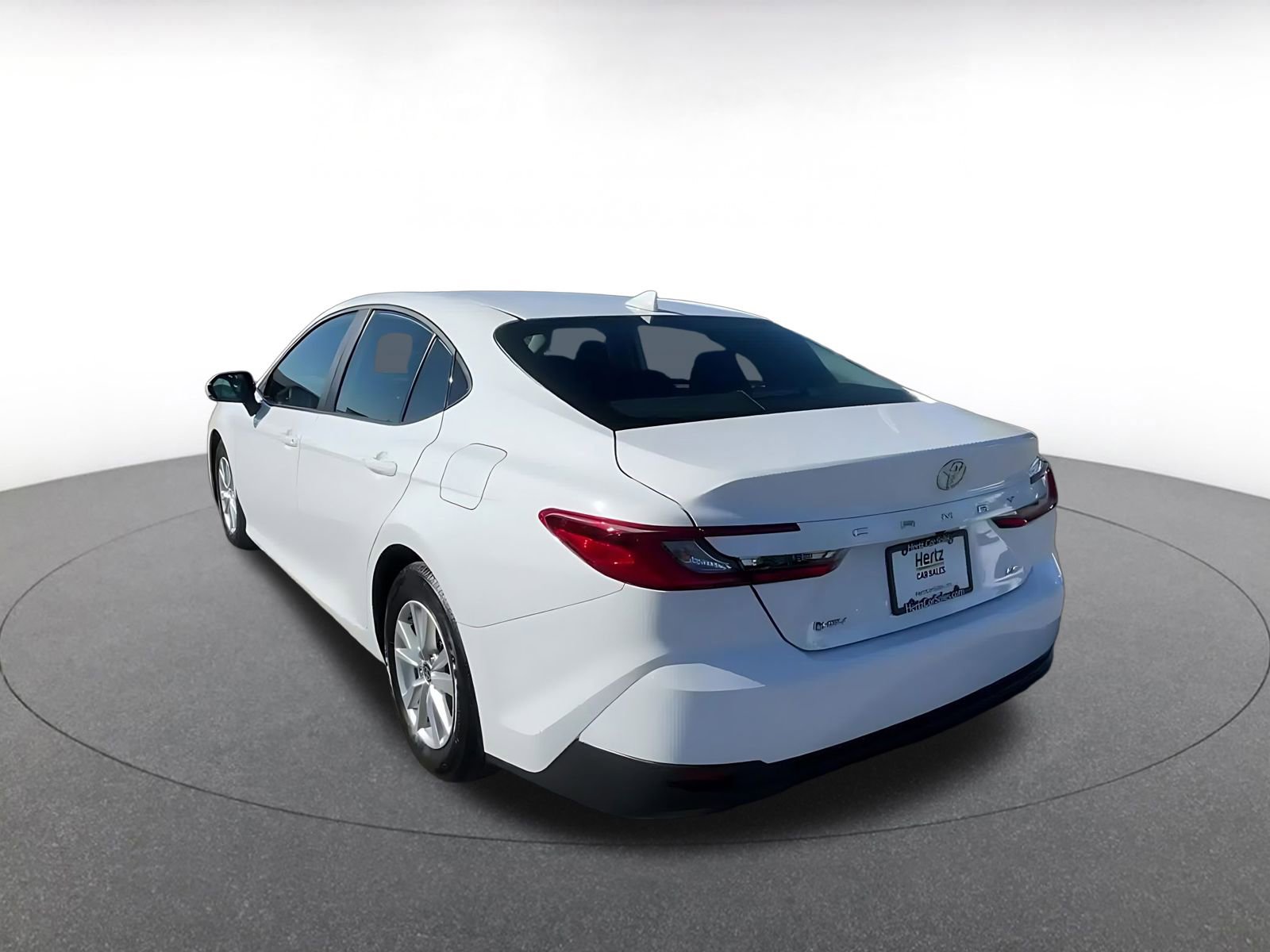 Used 2025 Toyota Camry LE image 11