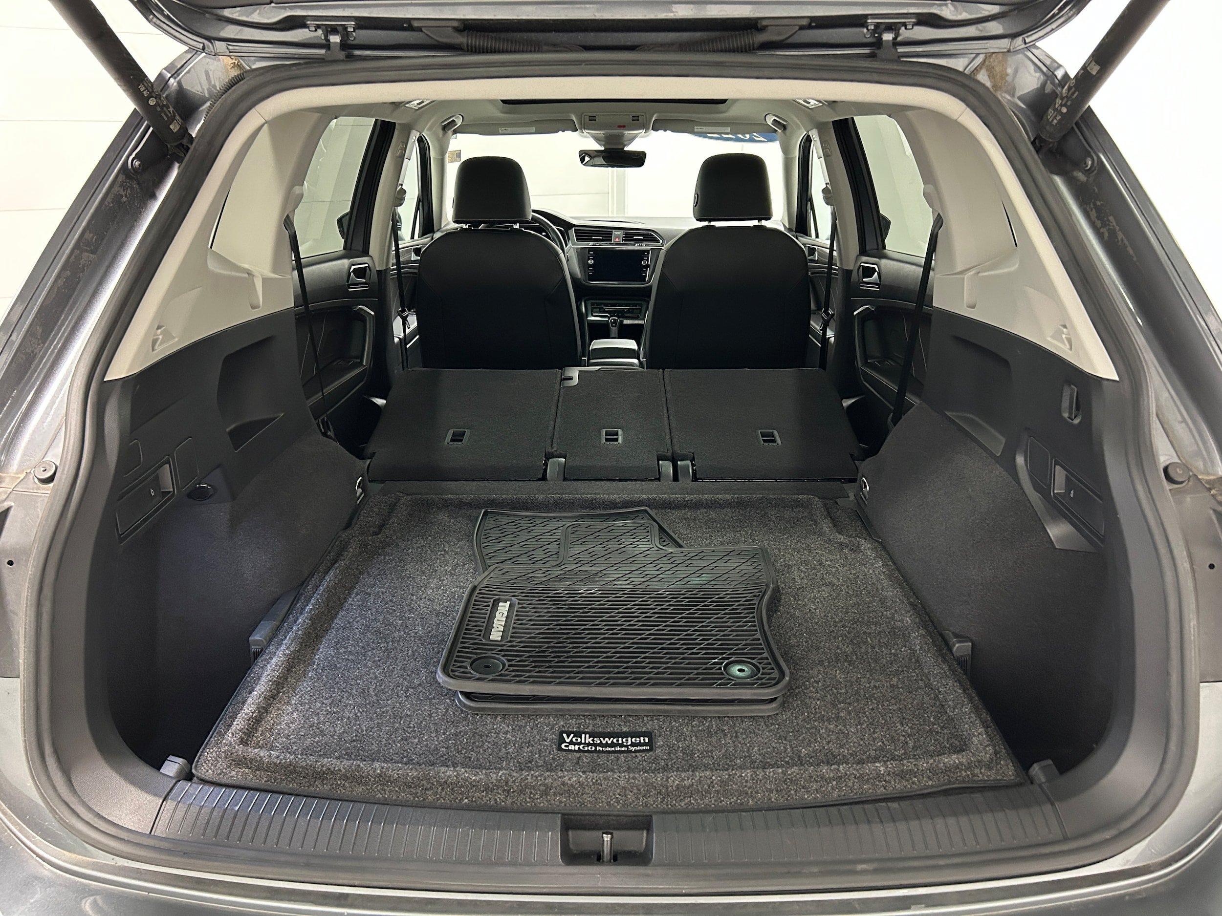 Used 2022 Volkswagen Tiguan SE AWD/4WD image 33