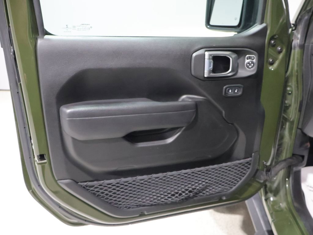 Used 2023 Jeep Gladiator Mojave w/ Cold Weather Group AWD/4WD image 14