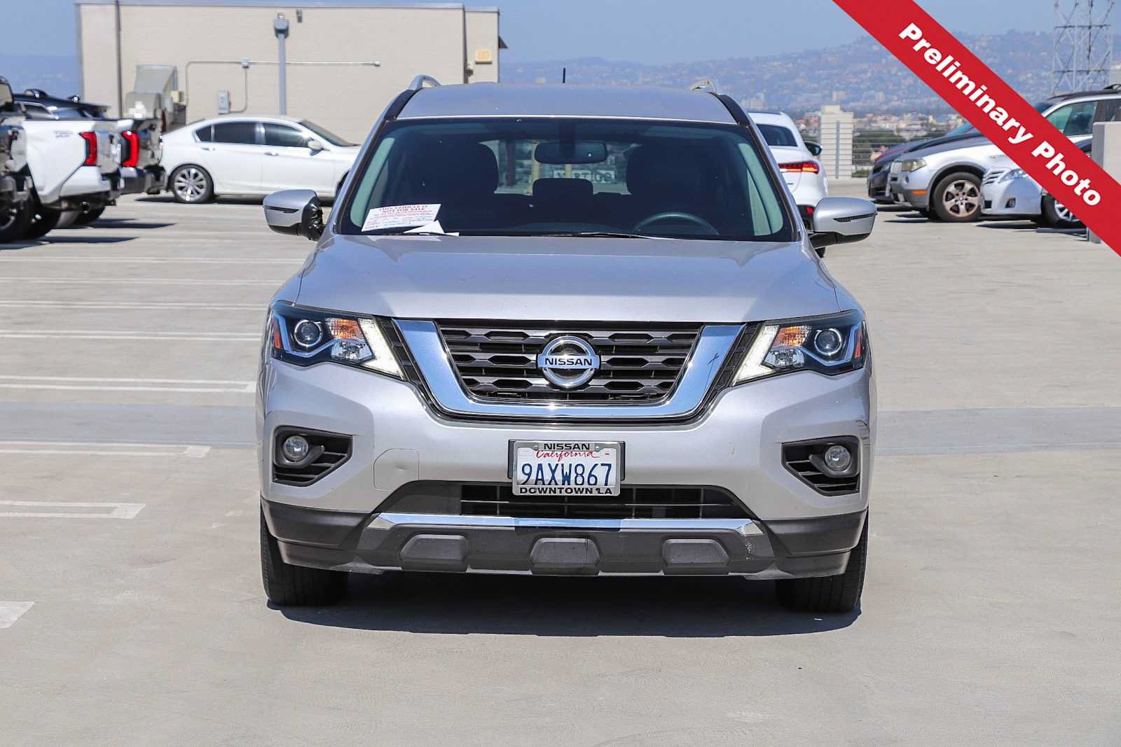 Used 2017 Nissan Pathfinder SV FWD image 2
