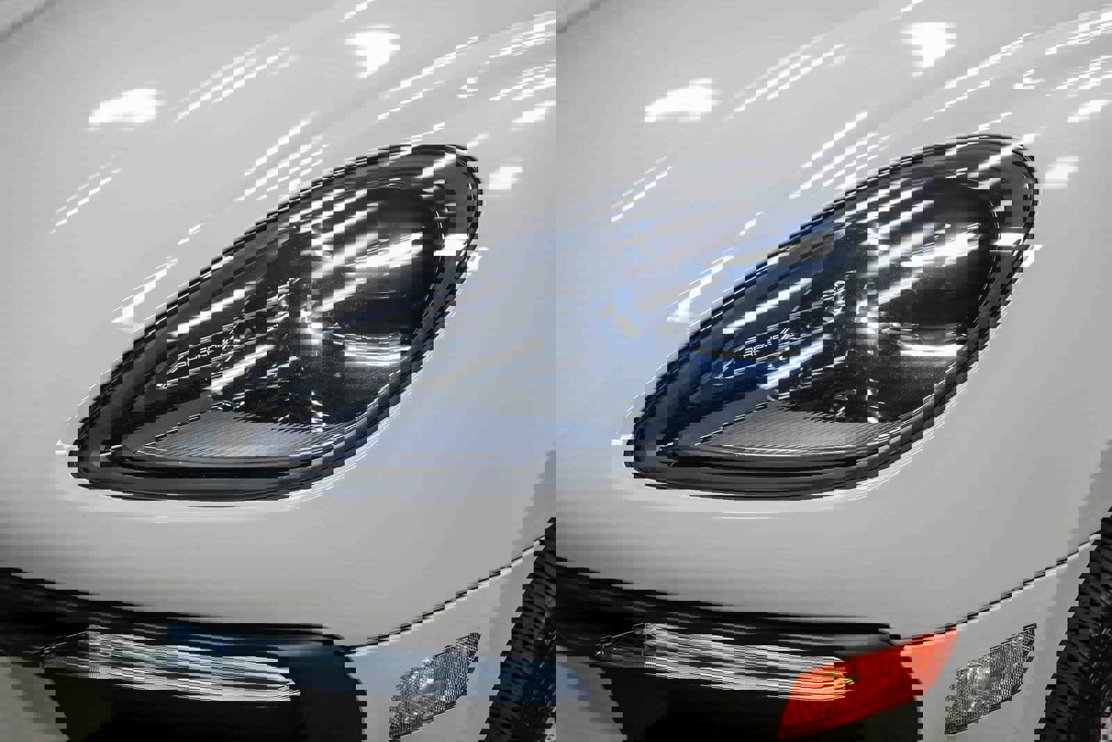 Used 2024 Porsche Macan image 11