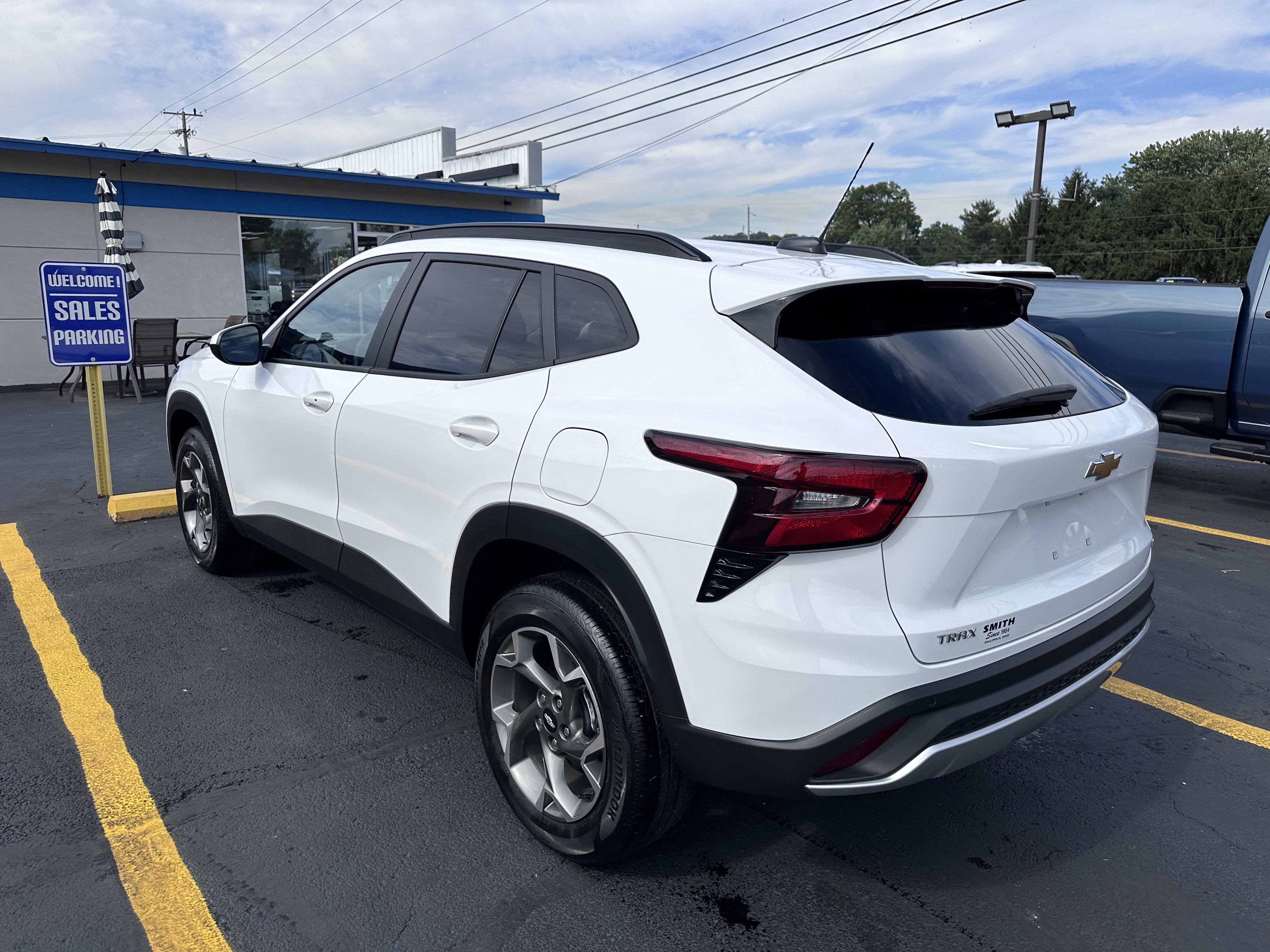 Used 2025 Chevrolet Trax LT w/ Driver Confidence Package image 4