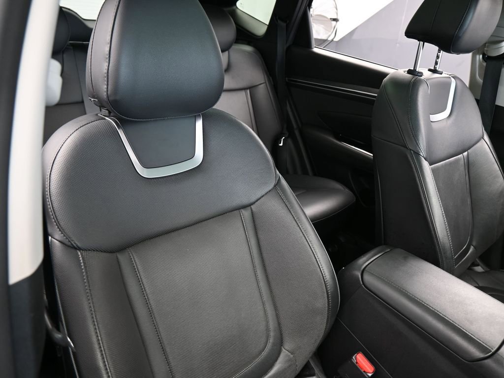 Used 2024 Hyundai Tucson Limited image 46