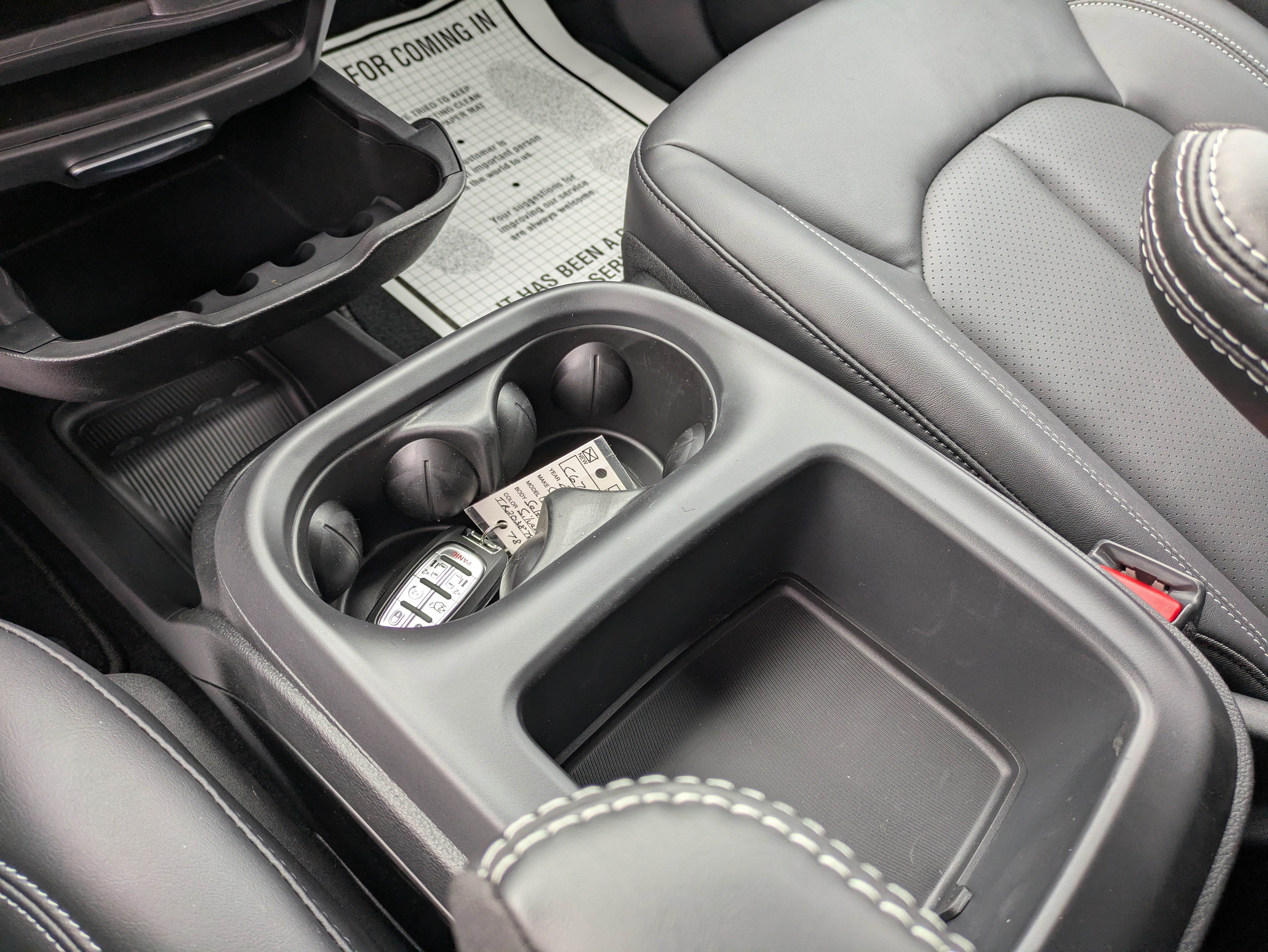 Used 2026 Chrysler Pacifica Select image 24